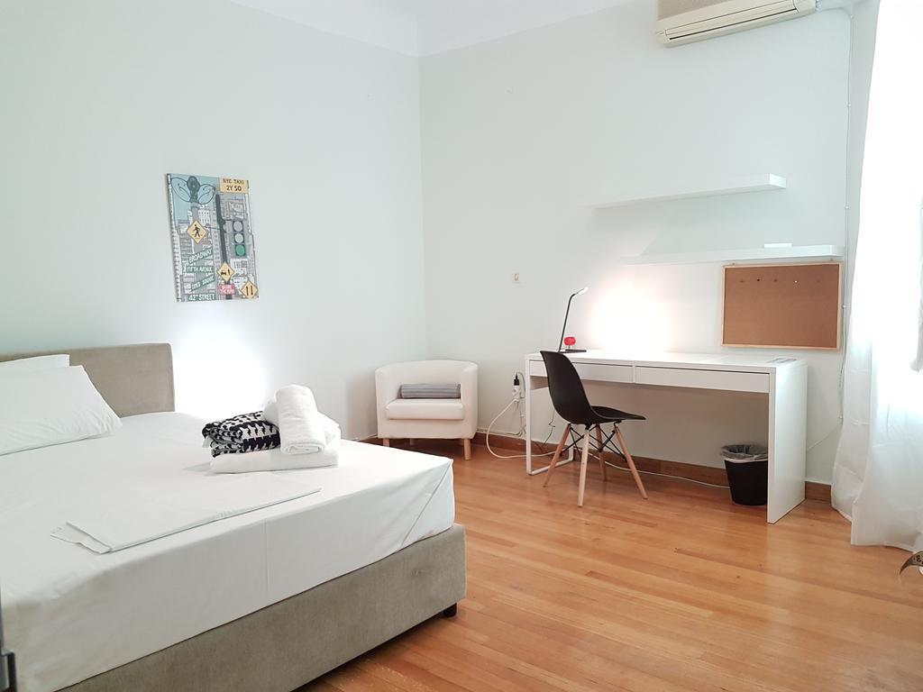 Errathens Pine Red And Taupe - Athens Center Daire Dış mekan fotoğraf
