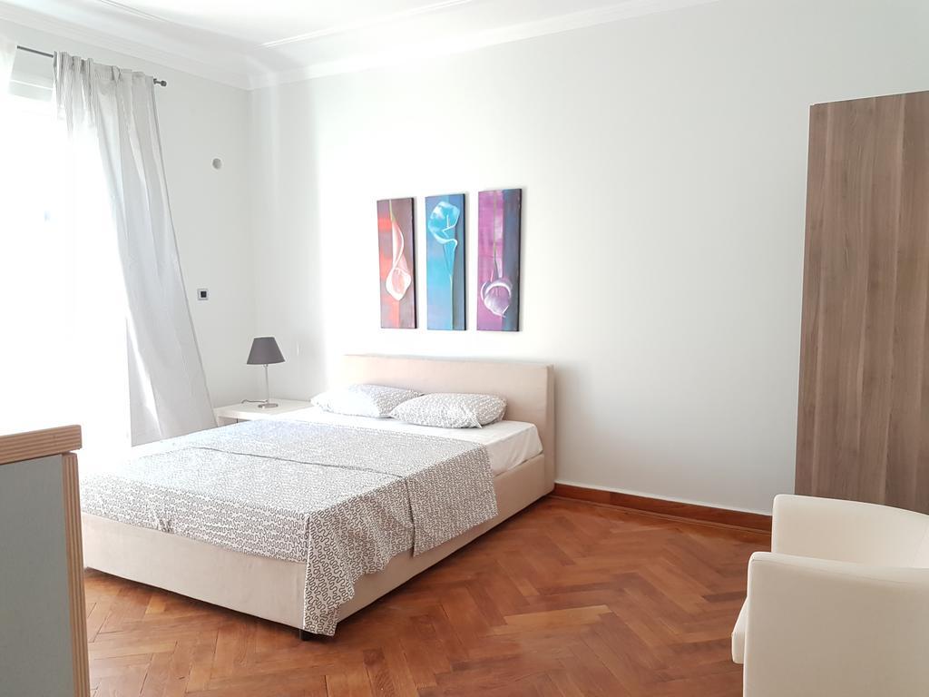 Errathens Pine Red And Taupe - Athens Center Daire Dış mekan fotoğraf